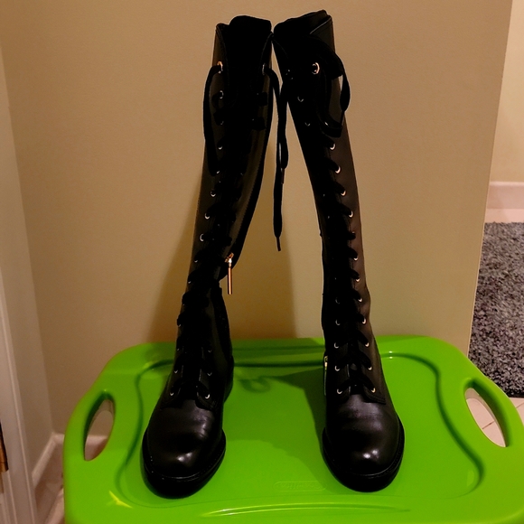 Vince Camuto combat boots (black)